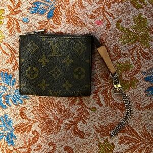 LV Pouch